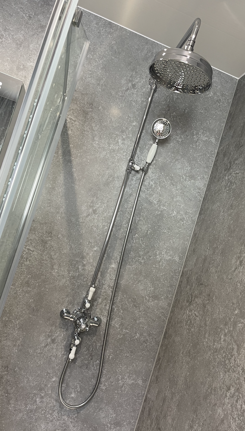VIKTORY THERMOSTATIC SHOWER WITH OVERHEAD DRENCHER AND SLIDE RAIL KIT KARTELL SHO034VI